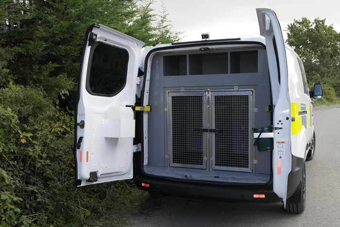 Police 4-Kennel Van